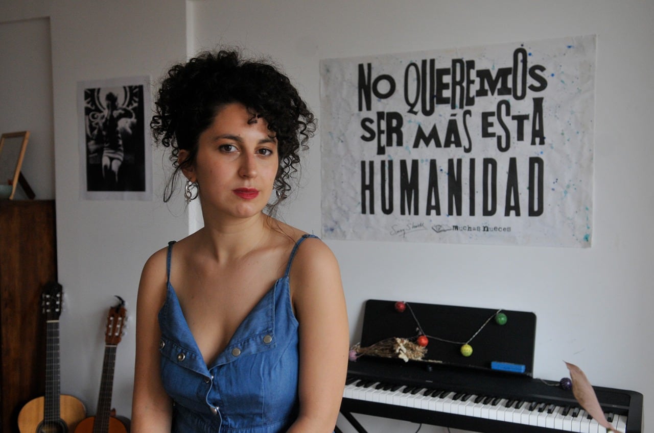 "No quise teorizar sobre el contexto sino escribir sobre cómo se vivió en nuestro cuerpo la experiencia", dice Zaiat.