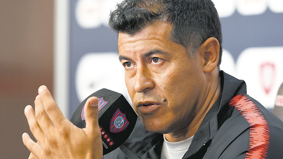 “Yo estoy pensando en hacer una buena Copa Libertadores”, dijo Almirón.