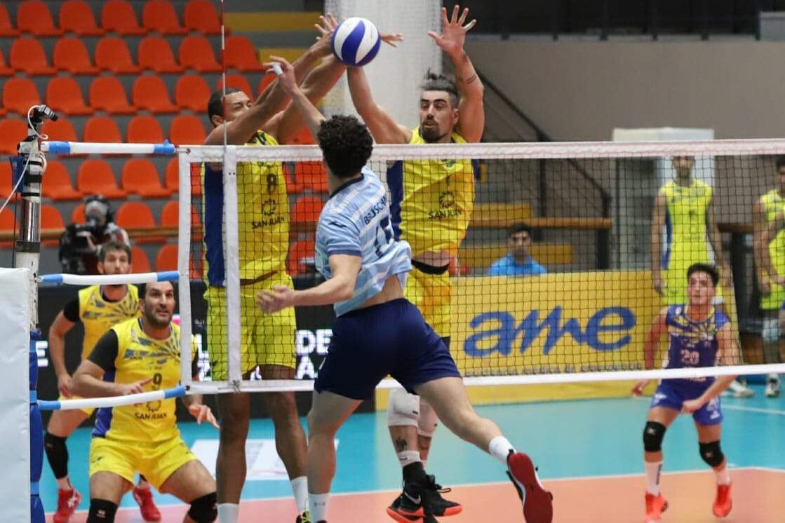 El bloqueo de los sanjuaninos ante el opuesto de Ciudad.