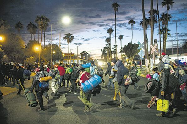 Desde mediados de octubre, miles de migrantes transitan desde Centroamérica en varias caravanas.