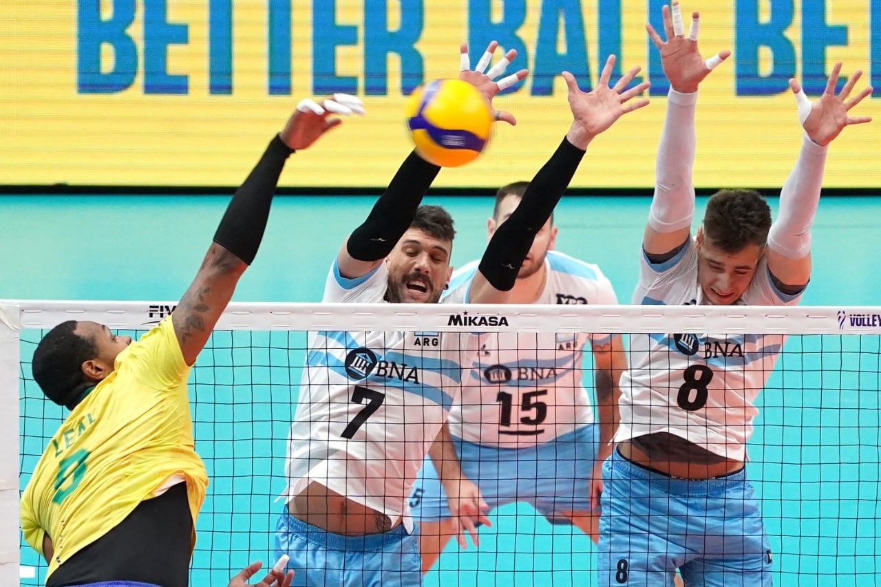 El cubano nacionalizado Leal, clave en el triunfo de Brasil ante la Argentina.