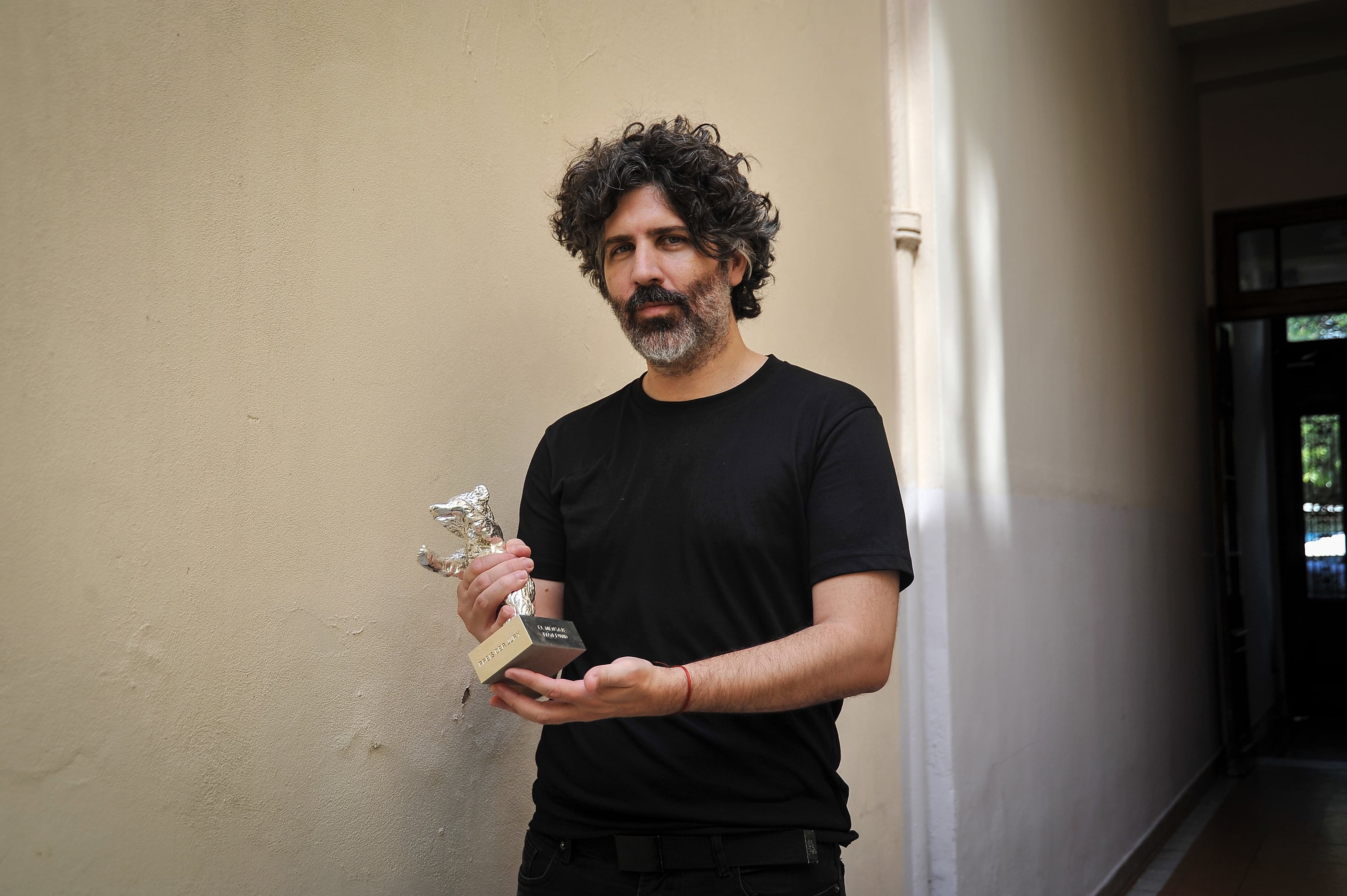 "La infancia es indiscernible de la ficción y el cine: ofrecen la posibilidad de celebrar el mundo que tenemos enfrente"