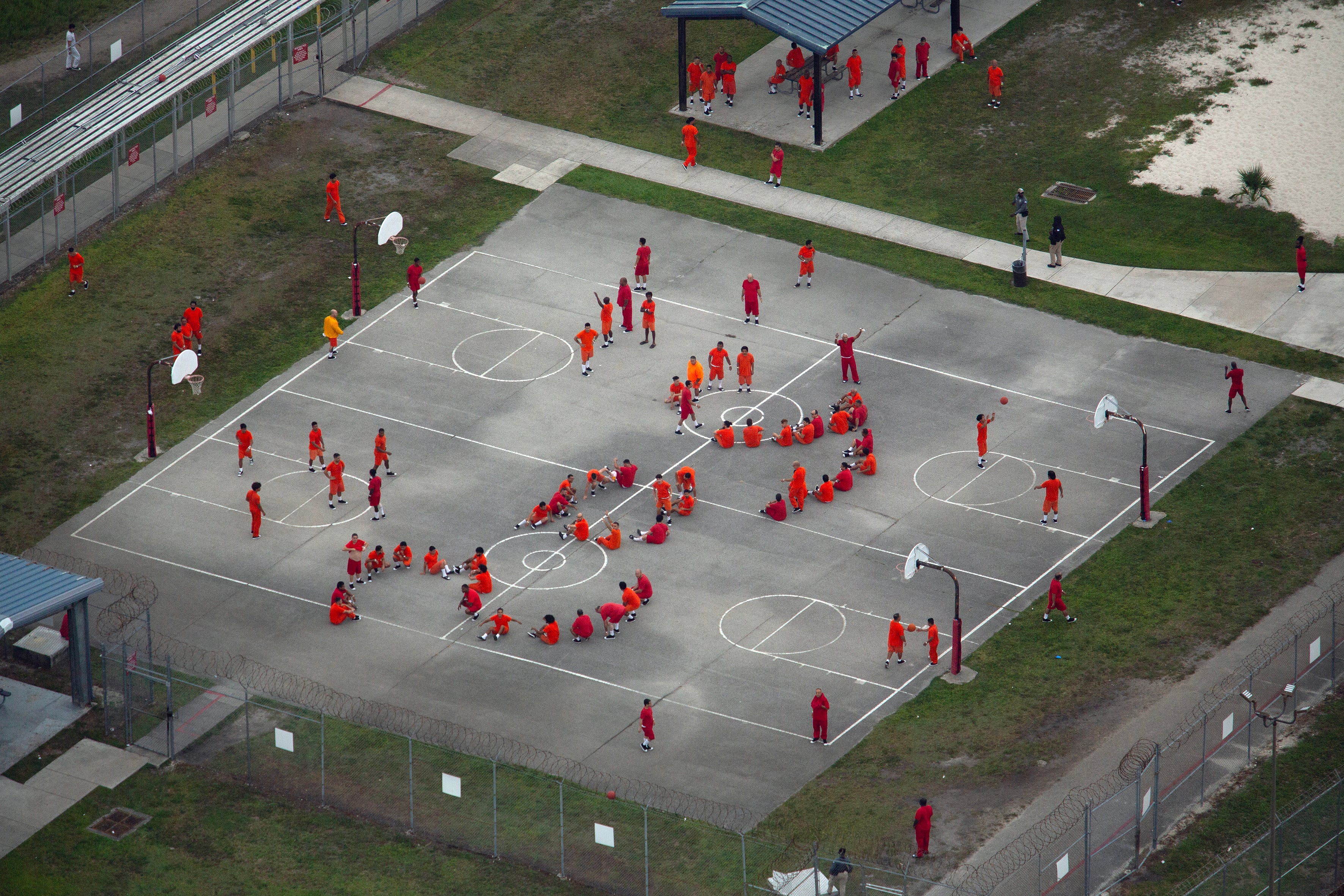 Vista aérea del centro de detención para inmigrantes Alcatraz Caimán en el estado de Florida.