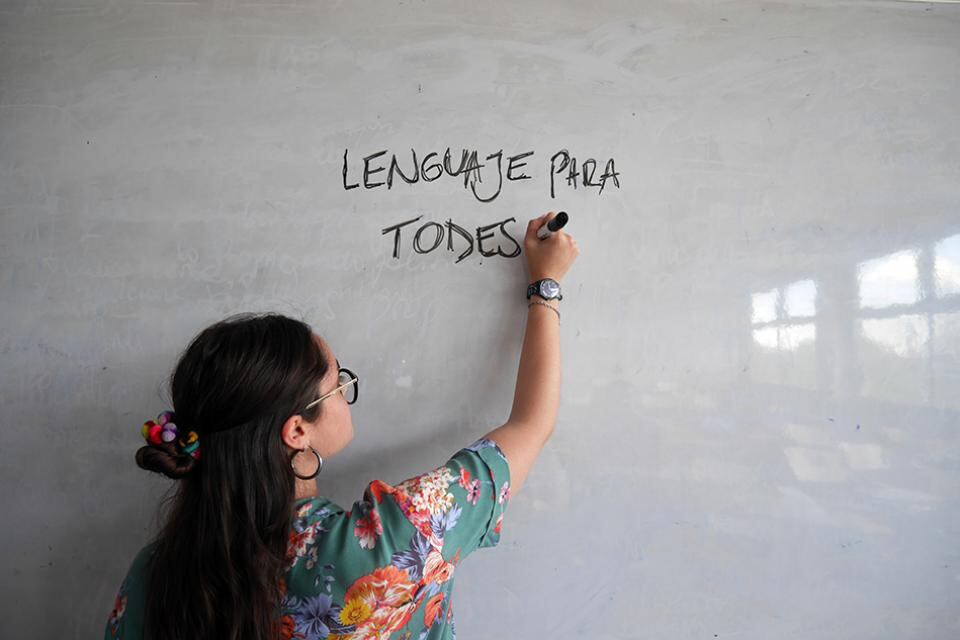 El lenguaje no sexista empezó como código, siguió como rumor, luego fue tendencia y, finalmente, ya es costumbre.