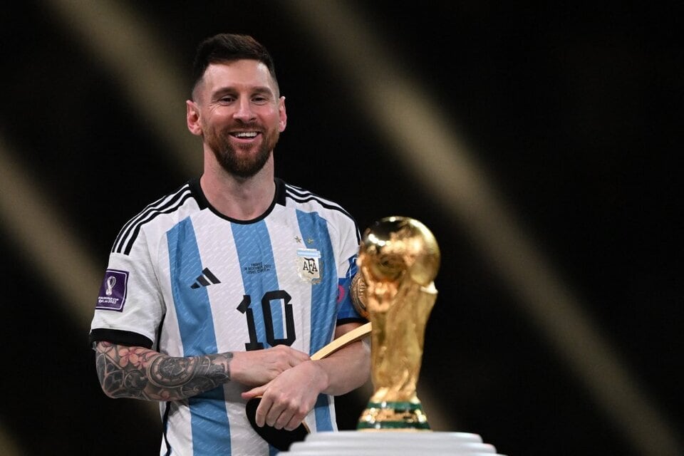 La camiseta que usó Lionel Messi en la final del mundo contra Francia se subastará con objetivos benéficos. (Foto: AFP)