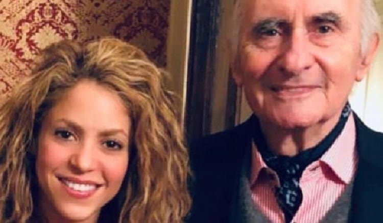 Shakira colocó esta foto junto a De la Rúa para despedirlo en las redes sociales.