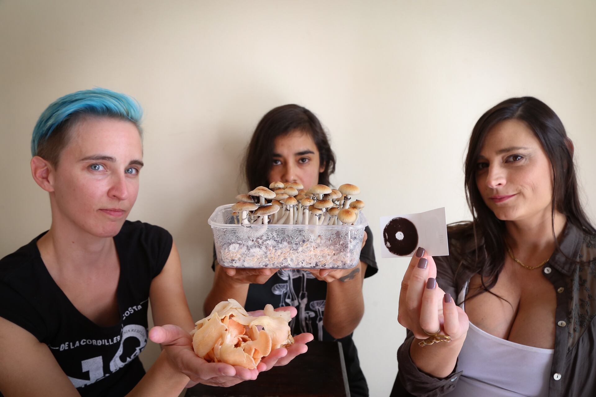 De izquierda a derecha: Tina Pgnott, Caro Rudelaris y Carla Pallvicini