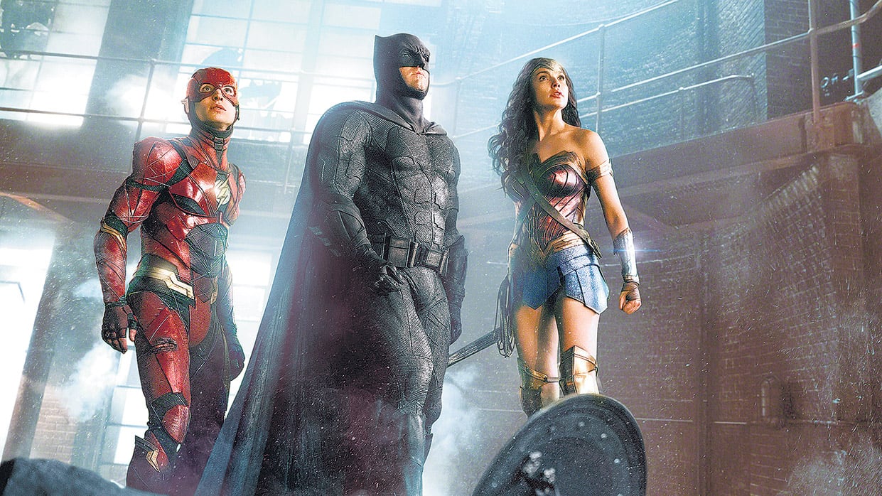 La película fue dirigida en un 80 por ciento por Zack Snyder pero la concluyó Joss Whedon.