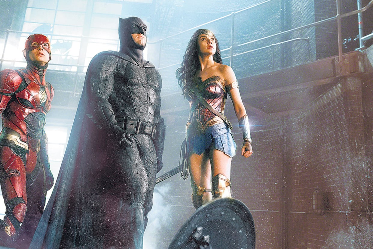 La película fue dirigida en un 80 por ciento por Zack Snyder pero la concluyó Joss Whedon.