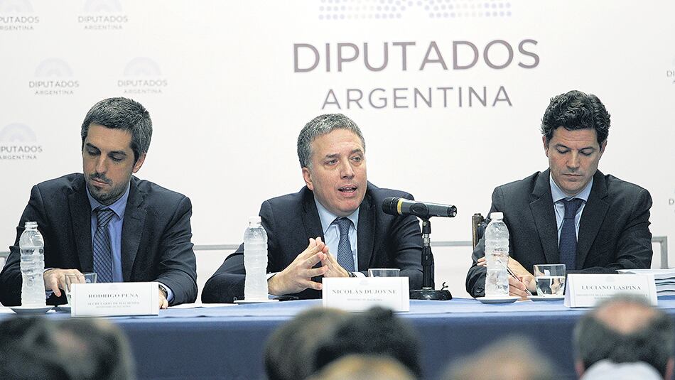 Al igual que en Diputados, Dujovne iniciará la visita de los ministros.