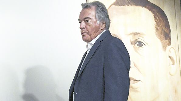 Al gastronómico Luis Barrionuevo le duró poco la ilusión de encabezar la conducción del peronismo.