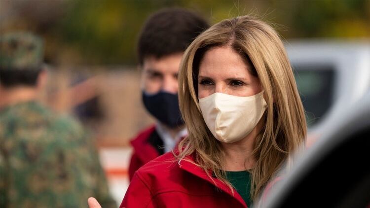 Santelices hizo carrera en la UDI, partido que reivindica la dictadura de su tío abuelo. 