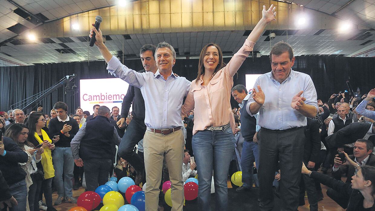 En Tandil, Mauricio Macri y María Eugenia Vidal, las dos figuras centrales de la campaña de Cambiemos.