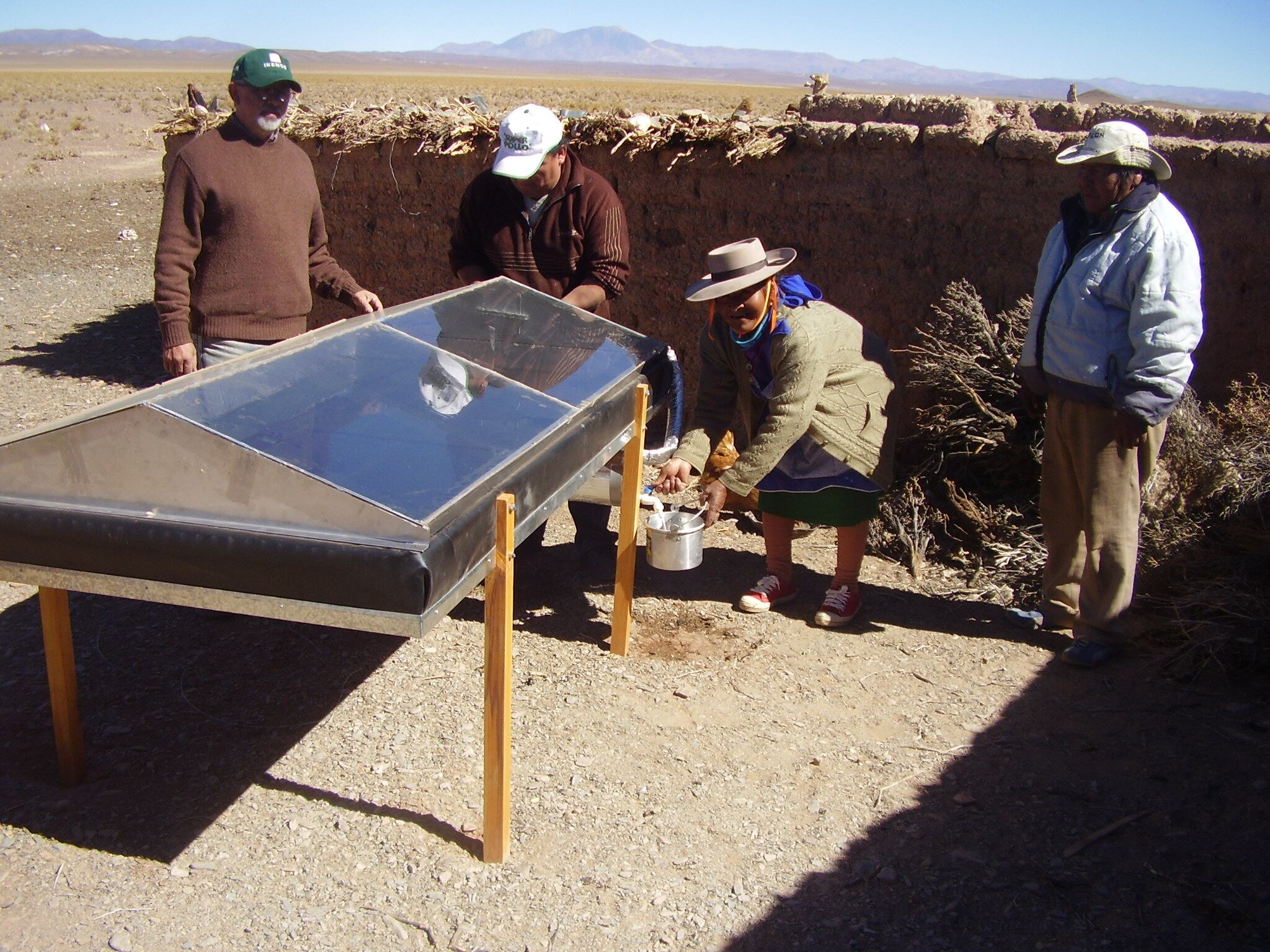 Destiladores solares, tecnología desarrollada por el INENCO. 