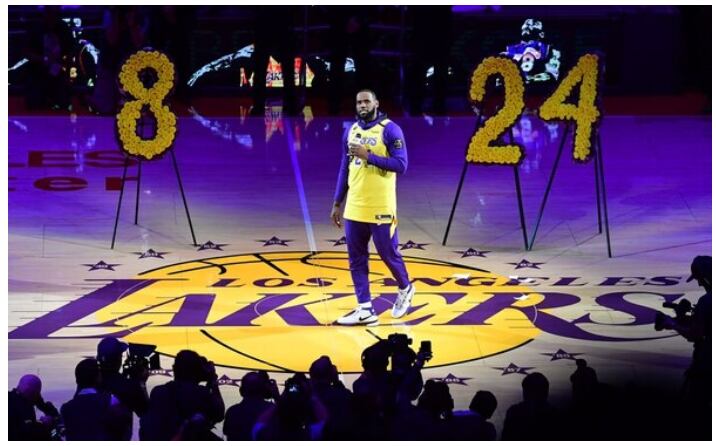 LeBron pronunció un emotivo discurso antes del partido ante los Blazers.