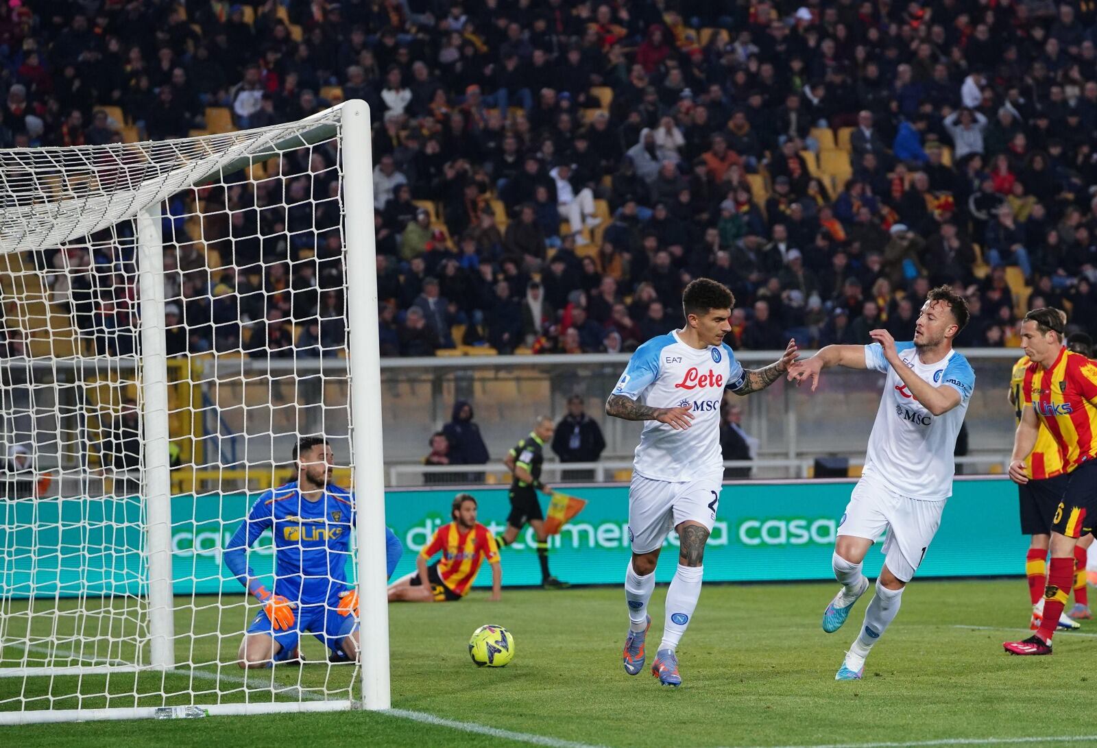 El Napoli se recuperó del 0-4 sufrido ante el Milan en la fecha pasada