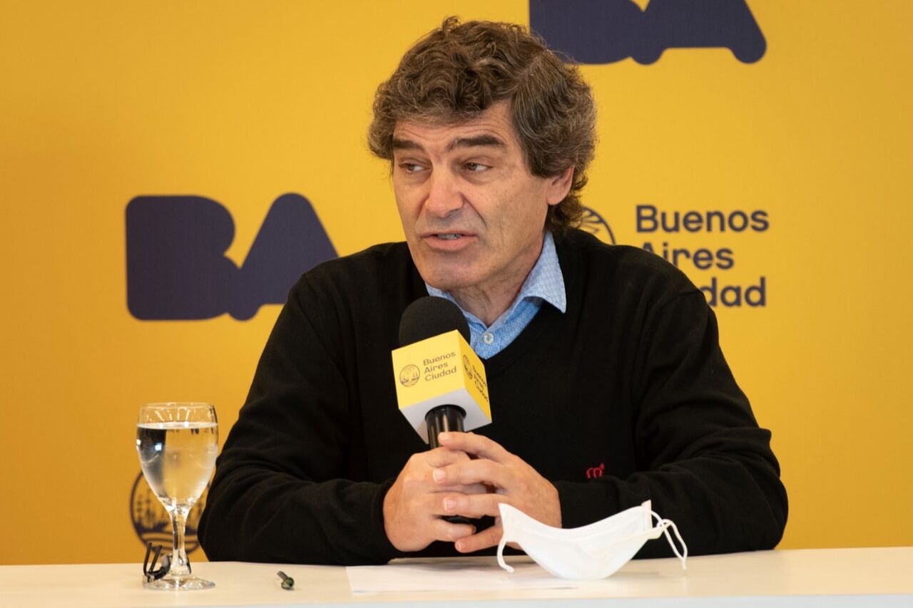 El ministro de Salud porteño, Fernán Quirós, admitió que en CABA se aplicarán nuevas restricciones si no bajan los contagios de coronavirus.