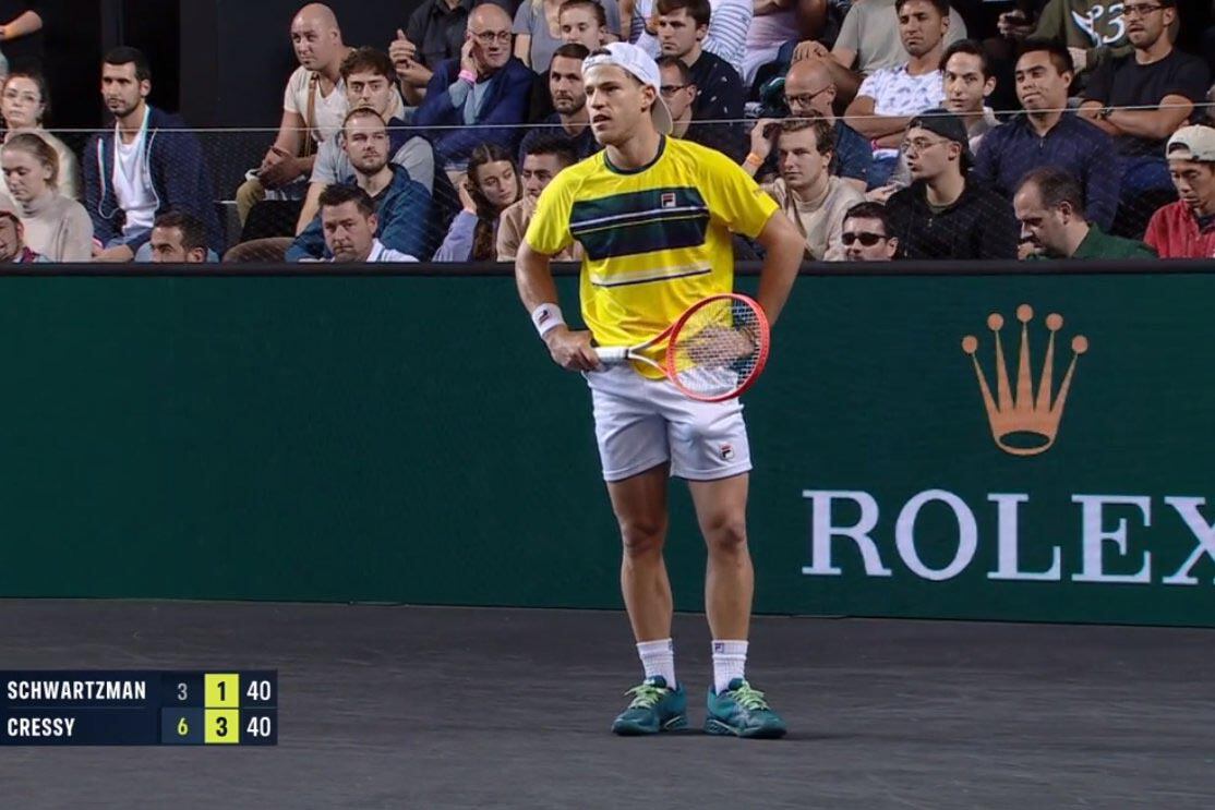 Schwartzman, brazos en jarra