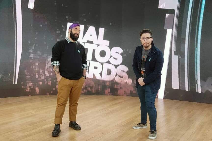 "Todo el mundo puede ser gamer, streamer o fan tecnológico", dicen los conductores.