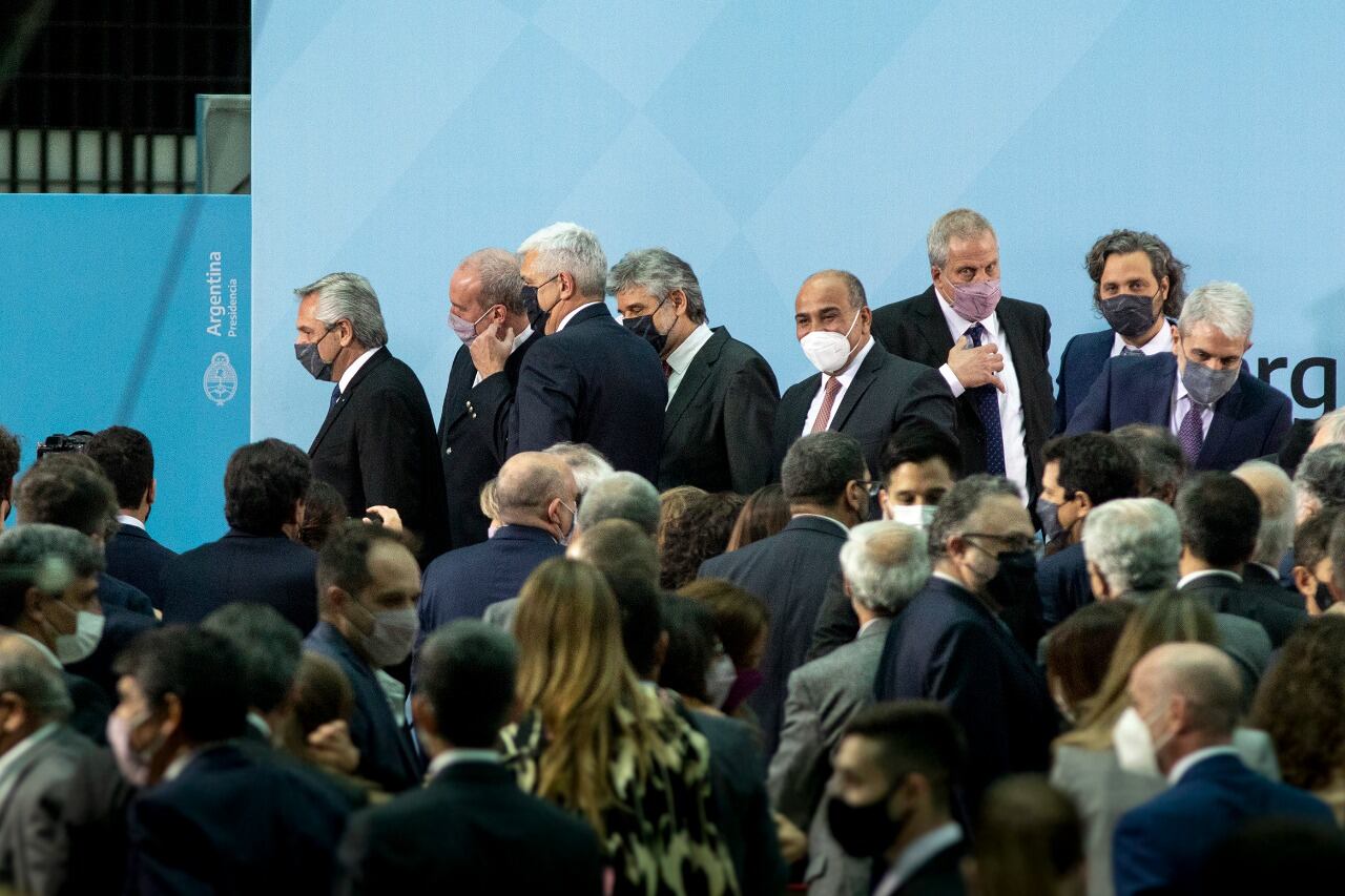 Los flamantes ministros, reunidos en el Museo del Bicentenario.