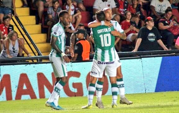 Dátolo y Lenis, festejan en Santa Fe.