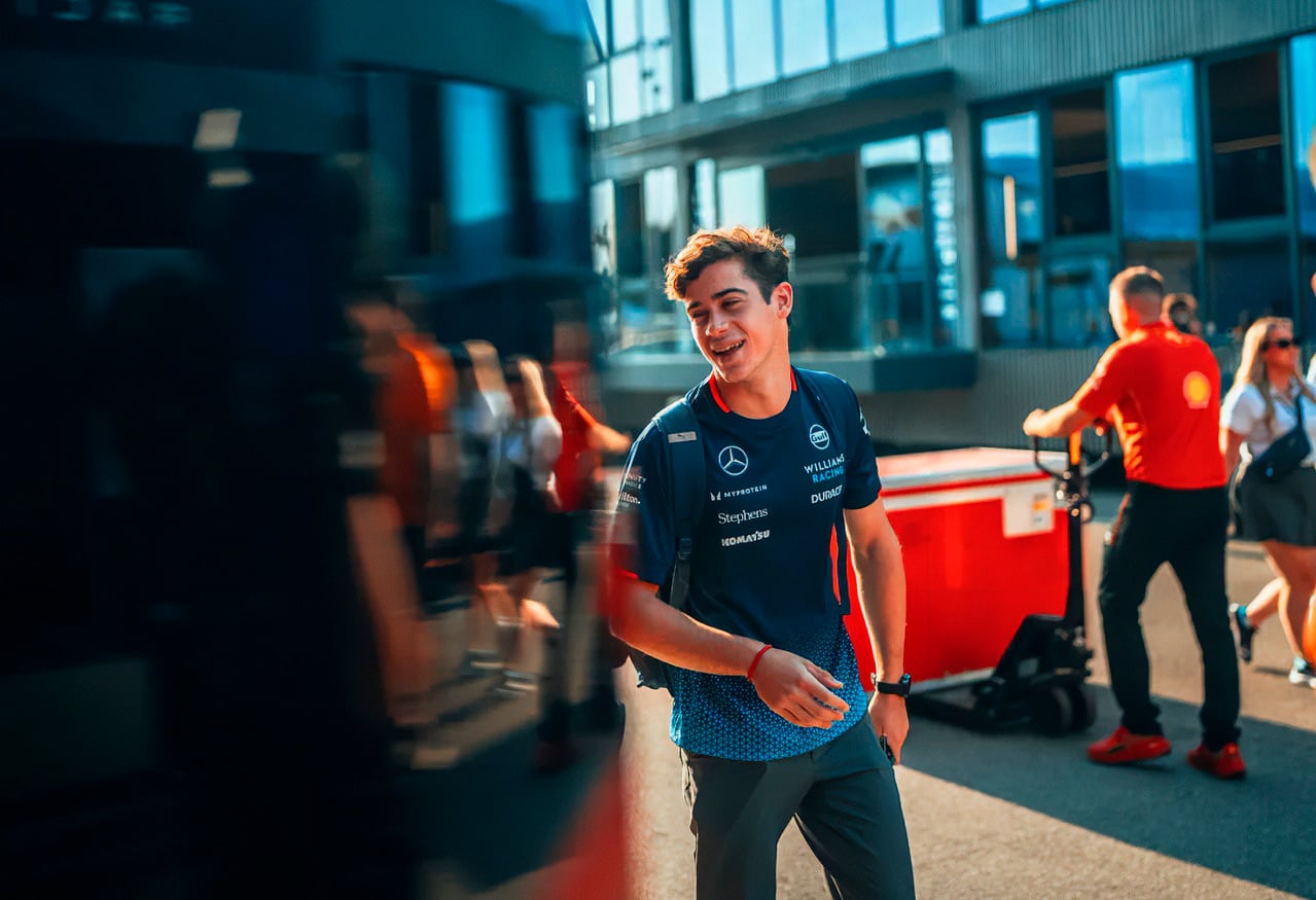 Colapinto corre en Singapur su tercera carrera en F1.