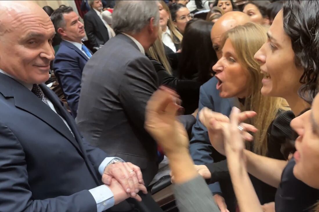 Espert se fue repudiado del recinto de Diputados. 