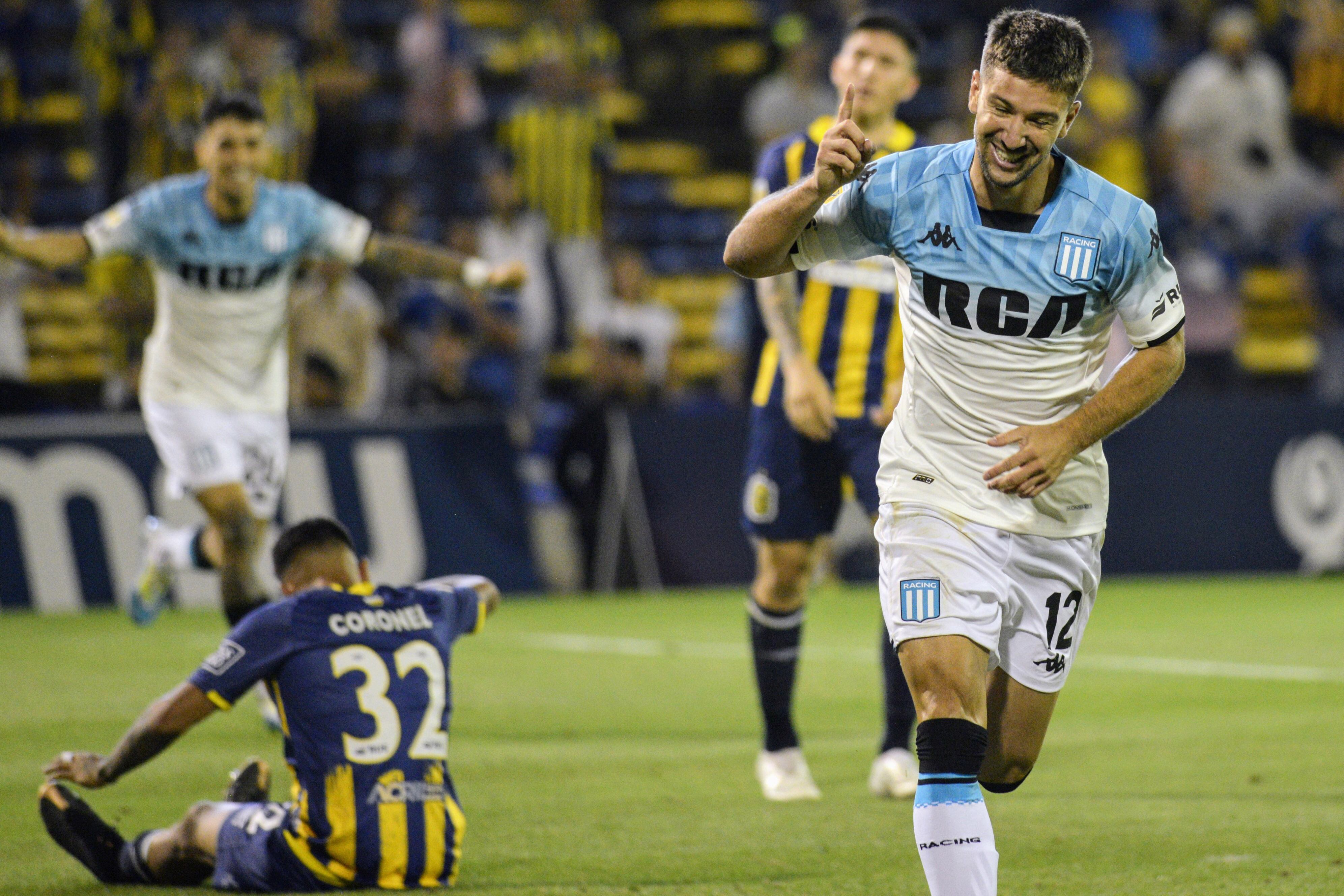 El festejo de Vietto, que marcó el primer gol tras su regreso
