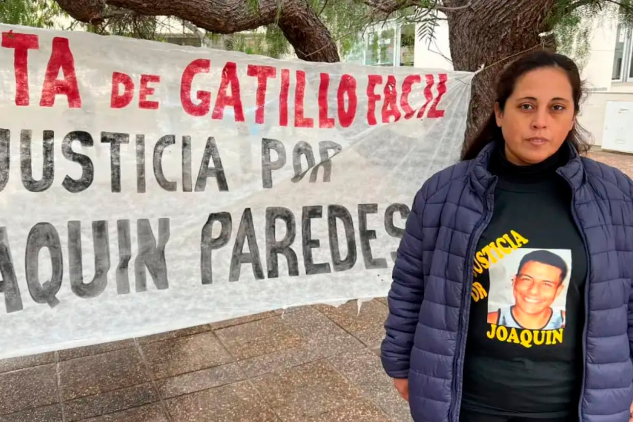 Soledad Paredes, madre del adolescente asesinado, reclama justicia.