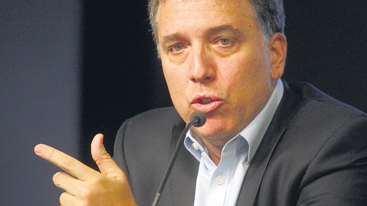 Nicolás Dujovne no se detuvo en el déficit financiero.
