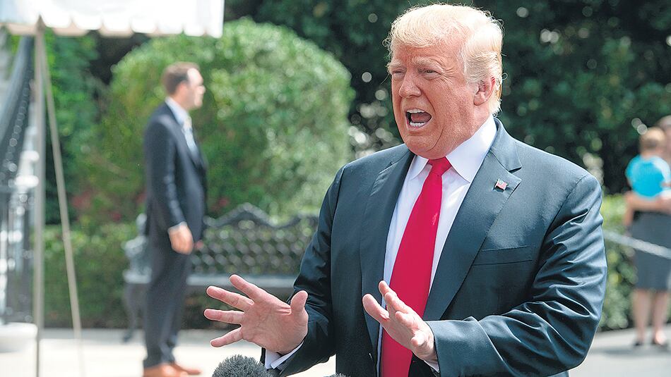 “Están reteniendo a nuestro maravilloso pastor cristiano,” tuiteó Trump en referencia a Brunson.