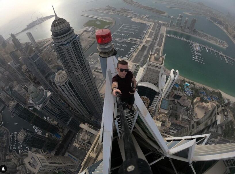 Lucidi sumó un gran número de seguidores en las redes sociales al compartir imágenes de sus elaboradas acrobacias en altura