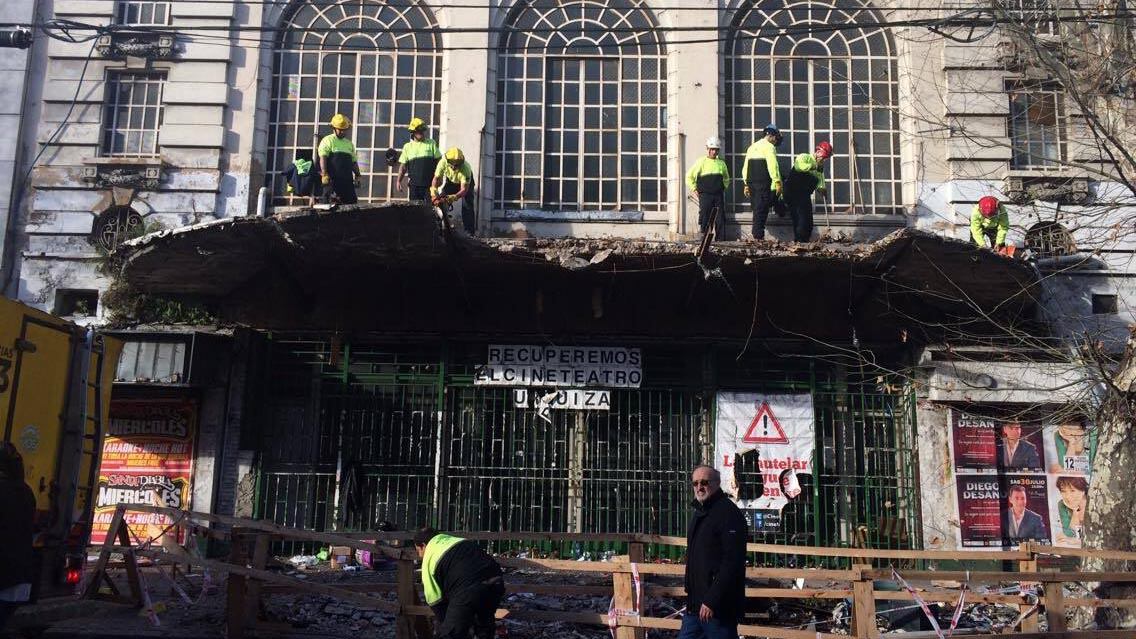 El Cine Teatro Urquiza, en Caseros 2826, una reliquia.