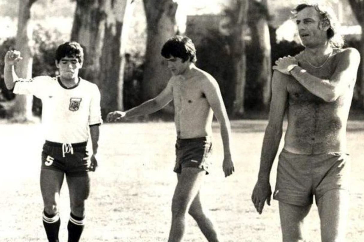 Menotti y Maradona en las prácticas previas al Mundial '78, en José C. Paz.