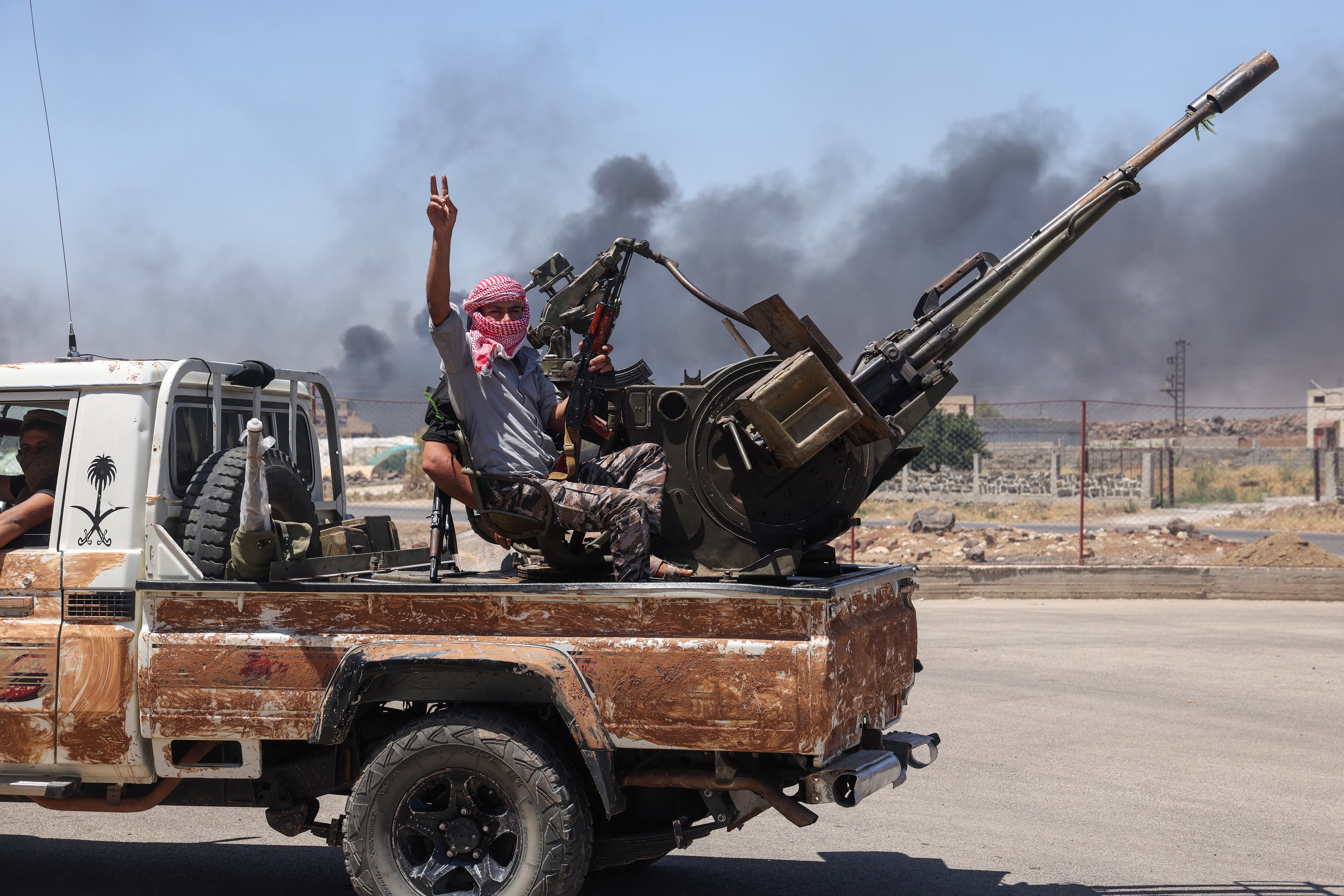 Milicianosbedunos toman posiciónen la provincia siria de Al Sueida.