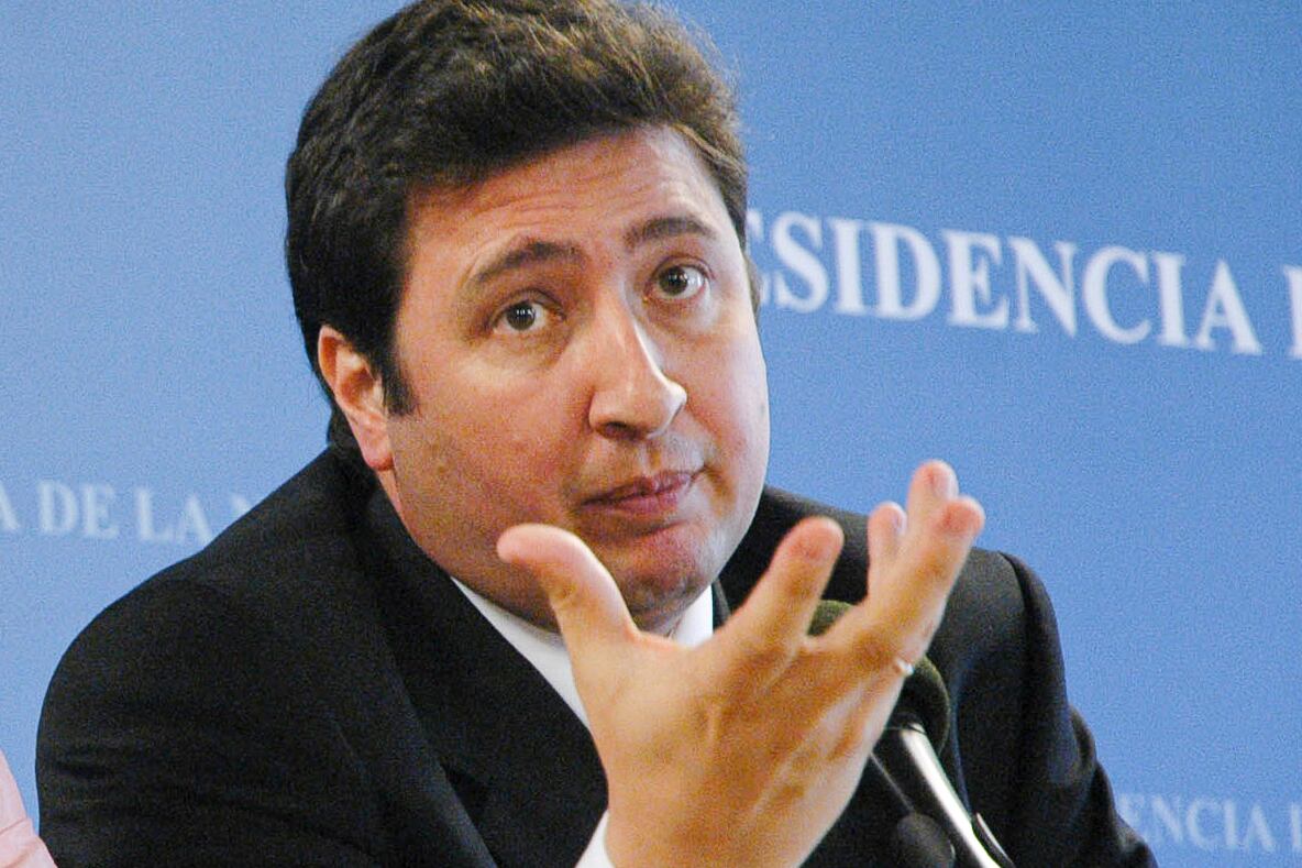  "La situación social está agarrada con alfileres, está muy complicada", dijo Arroyo.