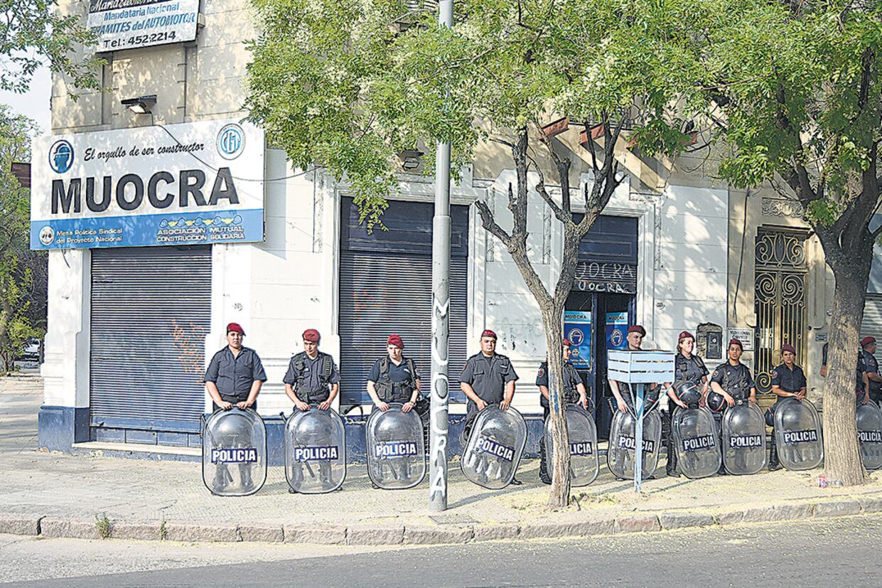 Los operativos policiales fueron realizados en la madrugada de ayer.