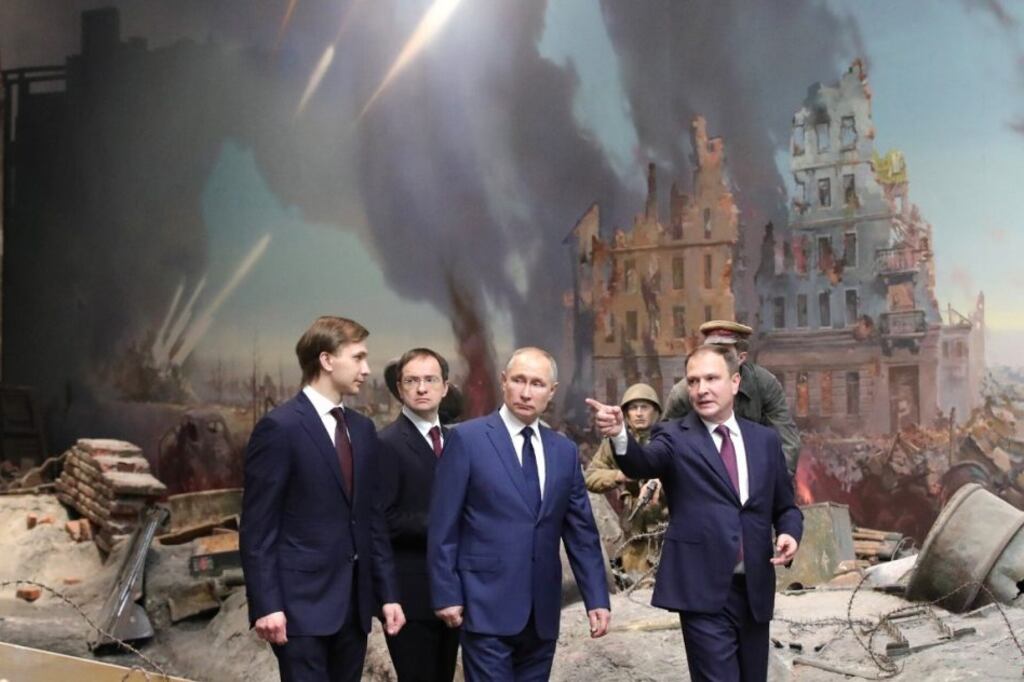 Vladimir Putin en una antigua visita al Museo de la Victoria.