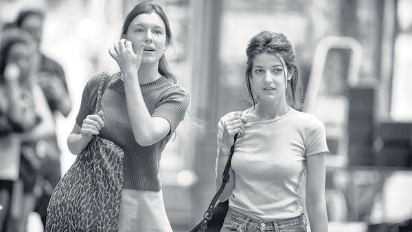 Louise Chevillotte y Esther Garrel: sus personajes son amigas y confidentes.