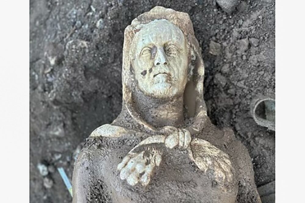 La escultura del personaje mitológico estaba enterrada a 20 metros en el parque regional de Appia Anticala.