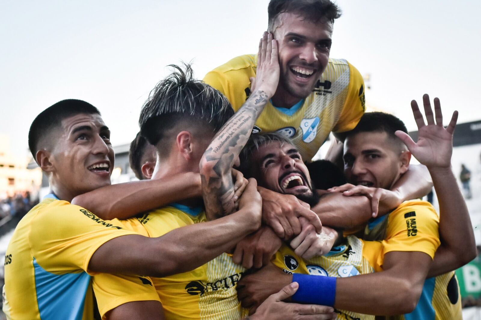 El conmovedor festejo de Temperley, que pasó de instancia en Copa Argentina