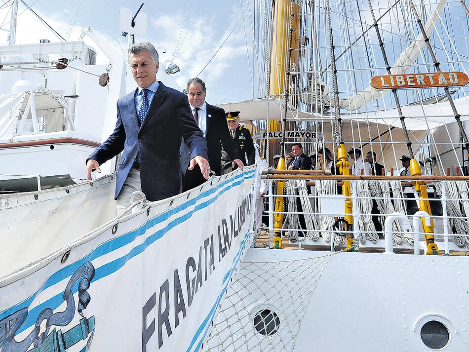 Macri, ayer, en un acto en la Fragata Libertad.