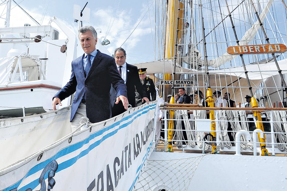 Macri, ayer, en un acto en la Fragata Libertad.