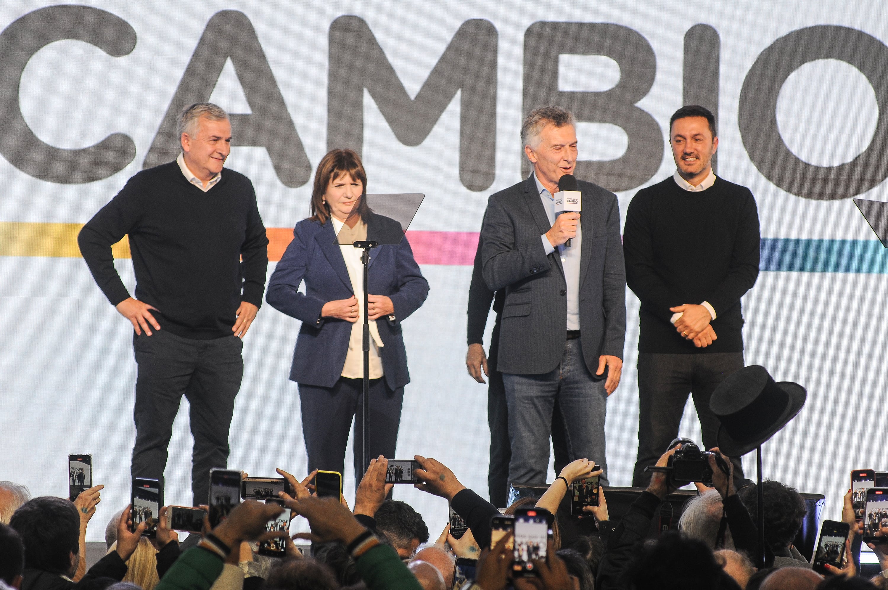 Gerardo Morales, Patricia Bullrich, Mauricio Macri y Luis Petri (detrás, eclipsado, Horacio Rodríguez Larreta).