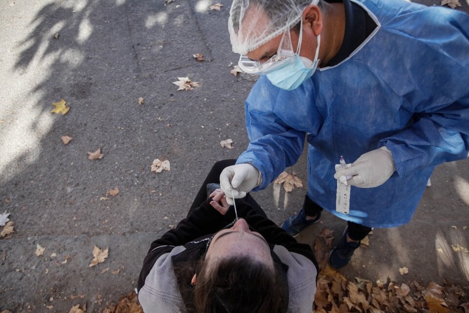 Un hombre que viajó al exterior es el primer contagiado de cororonavirus con variante Delta en Chubut.