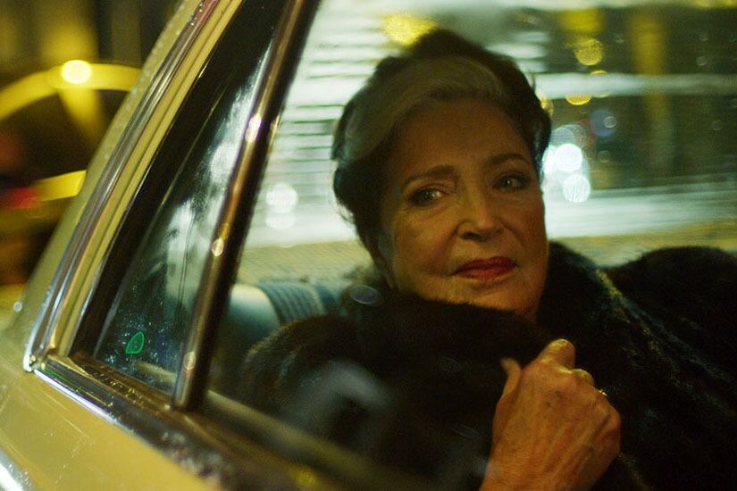 Fabian encarna a una mujer de 78 años que acaba de enviudar. 