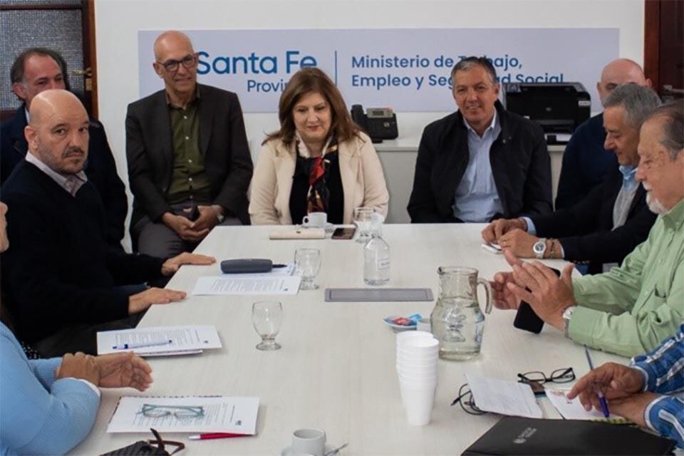 Última reunión paritaria entre los gremios y los ministros de Trabajo y Educación.