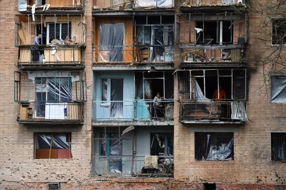 Edificio destrozado en Kursk, Rusia