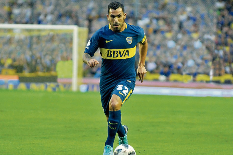 Carlos Tevez le ganó la pulseada a Pavón.