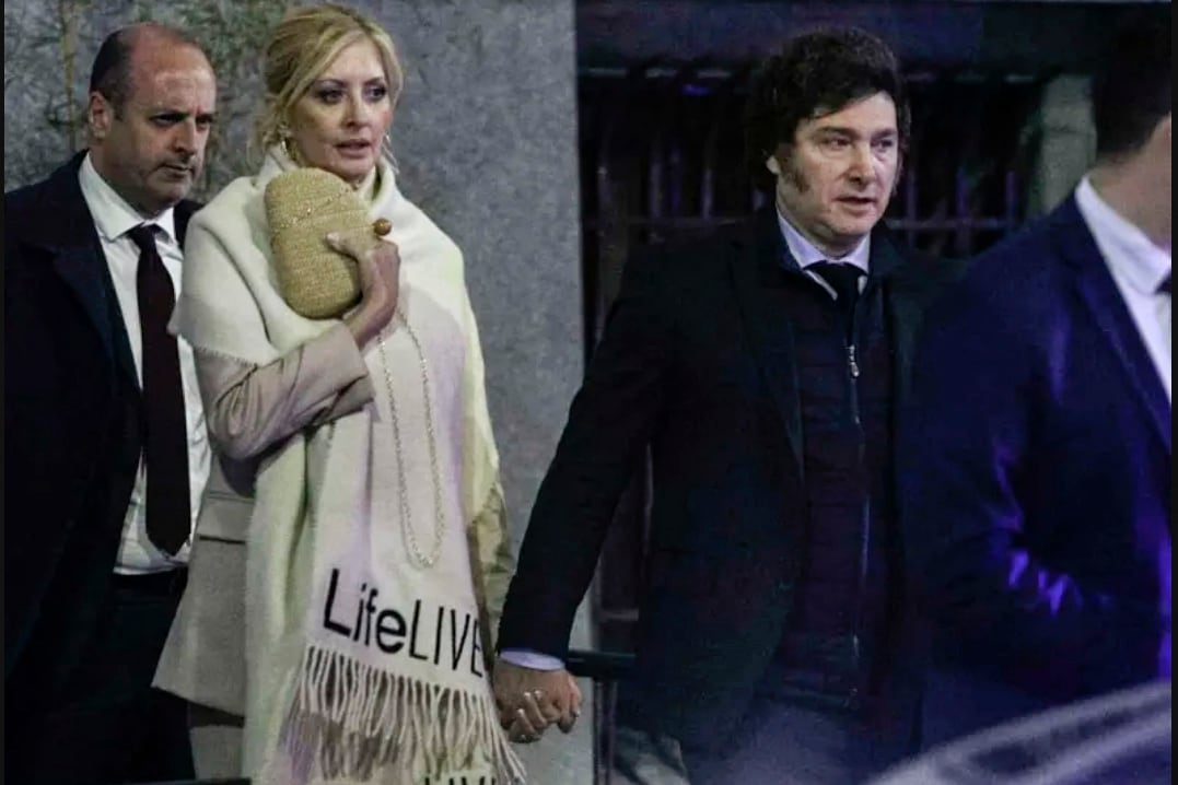 Javier Milei junto a su novia Yuyito González.